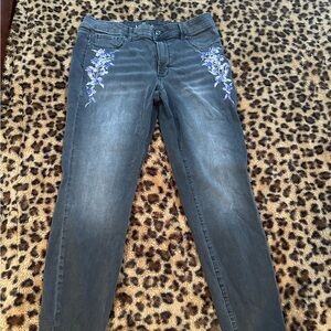 White House Black Market Dark Gray Skinny Jeans With Floral Embroidery